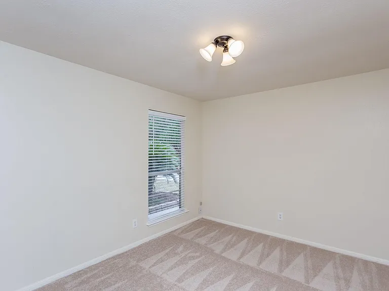 2703 Ferry Lndg — Photo 24