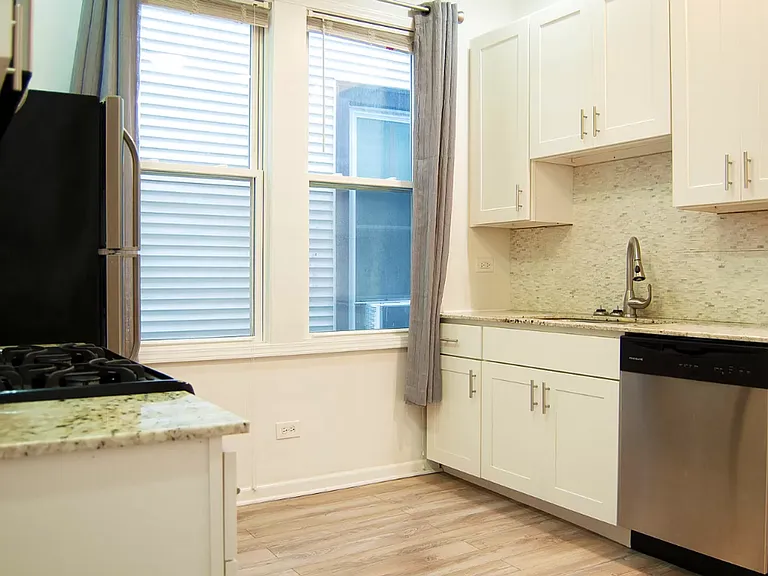 2649 North Wayne Avenue Chicago, IL 60614 — Photo 27