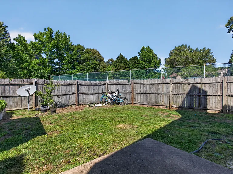 4718 Greenlaw Dr — Photo 25