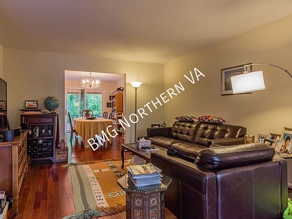 5th image of 3019 Seven Oaks Pl