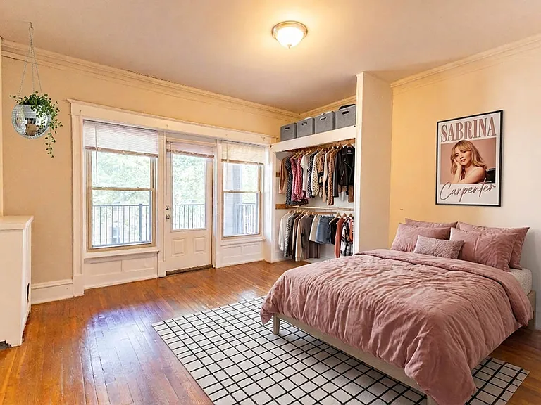 Pine Terrace B4 Bedroom