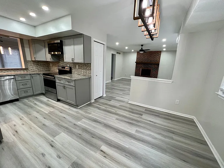 4233 Remo Crescent Rd — Photo 7