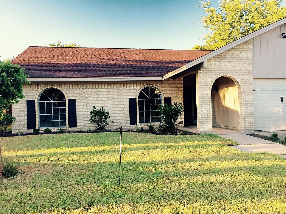 1st image of 114 Bowling Green Dr