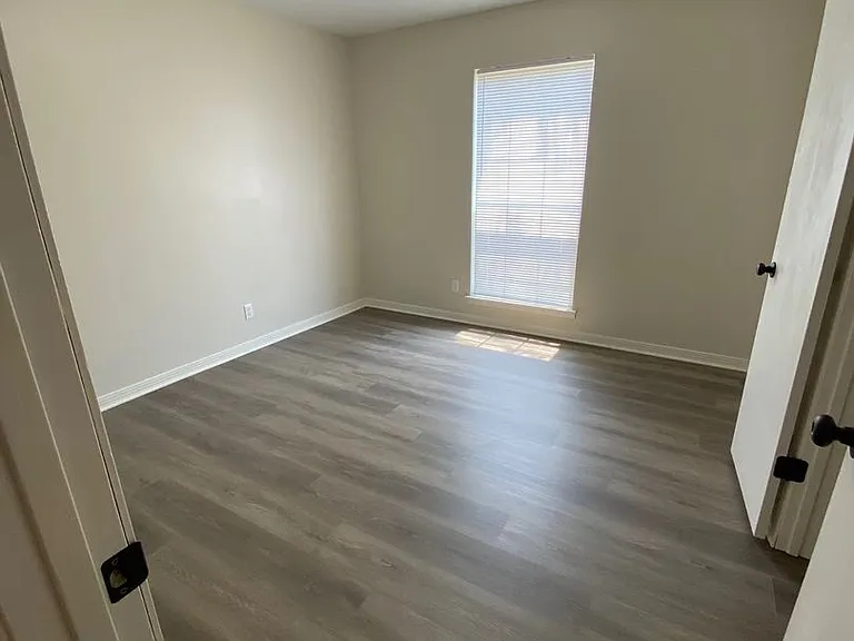 10400 Northill Ct — Photo 10
