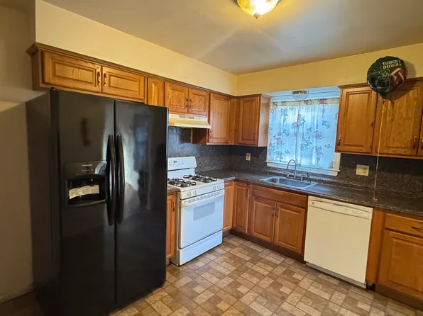 789 Adams Ln #1, North Brunswick, NJ 08902