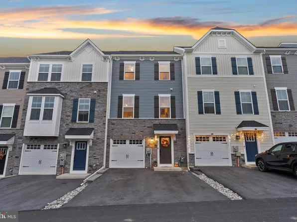 493 Paperbark Sq, Downingtown, PA 19335