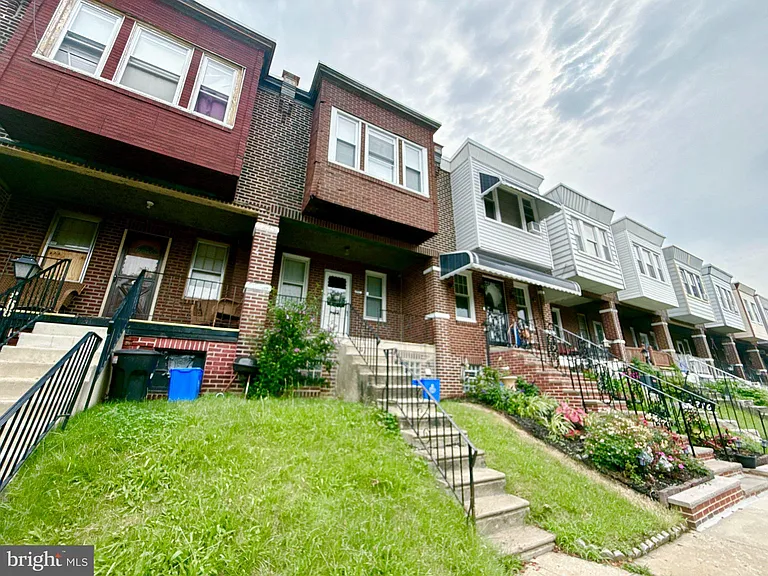 3208 W Willard St — Photo 1
