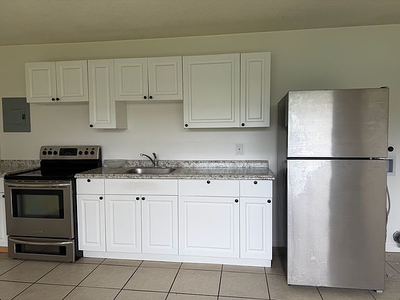 3rd image of 580 NE 34th St #4