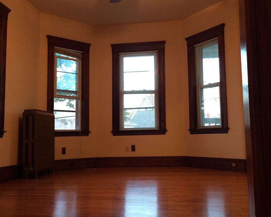 bay window living room
