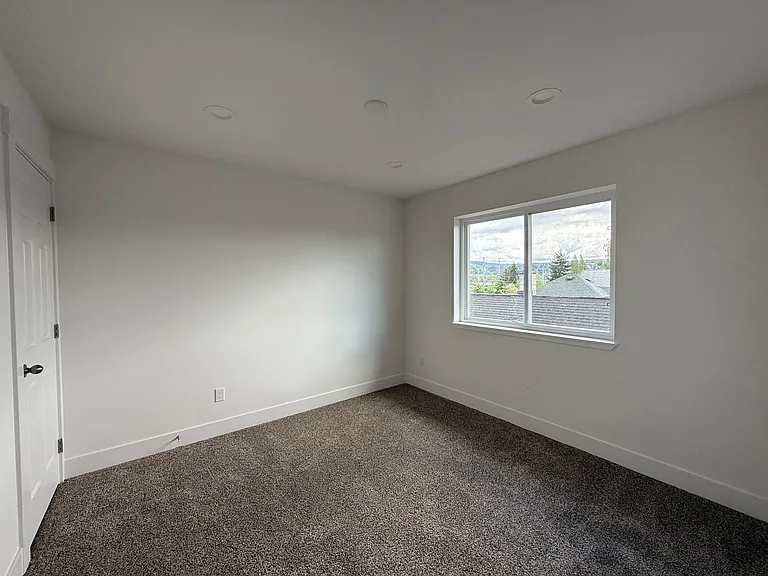 912 Alabama St — Photo 18