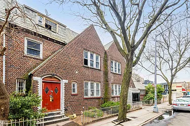 27 East 18th Street  image 1 of 6