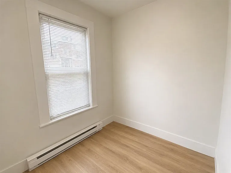 568 Main St #3 — Photo 5