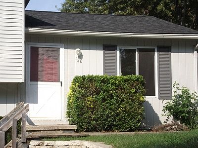 3rd image of 120 S Winding Dr