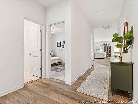 5th image of 8026 Royal Dr