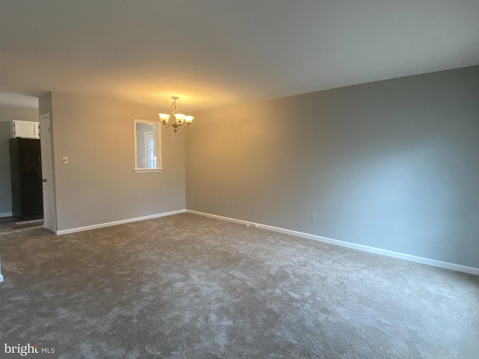 3 bed, 2.0 bath, 1008 sqft, $1,800 — Photo 4