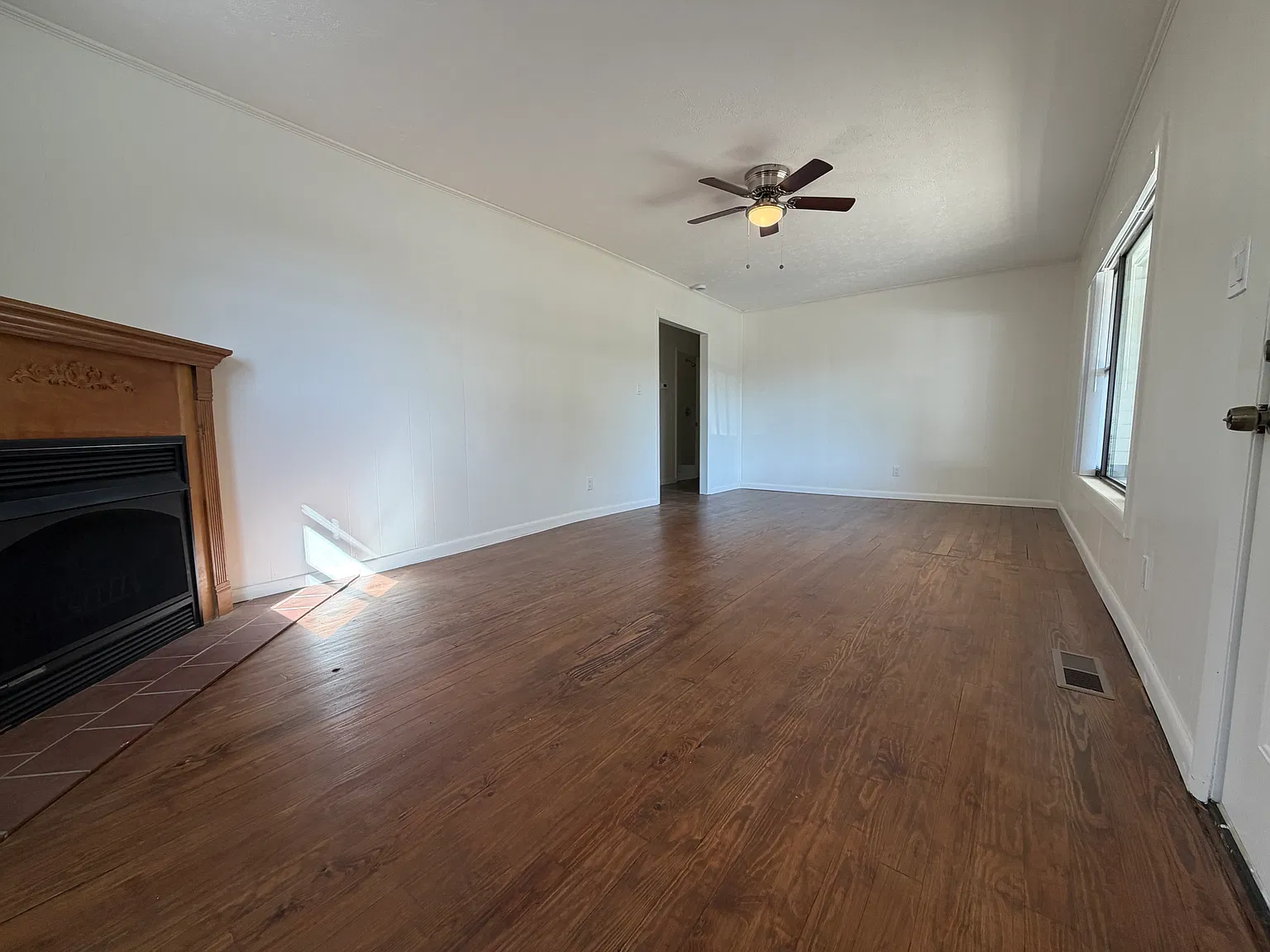 3 bed, 1250 sqft, $2,325 — Photo 2