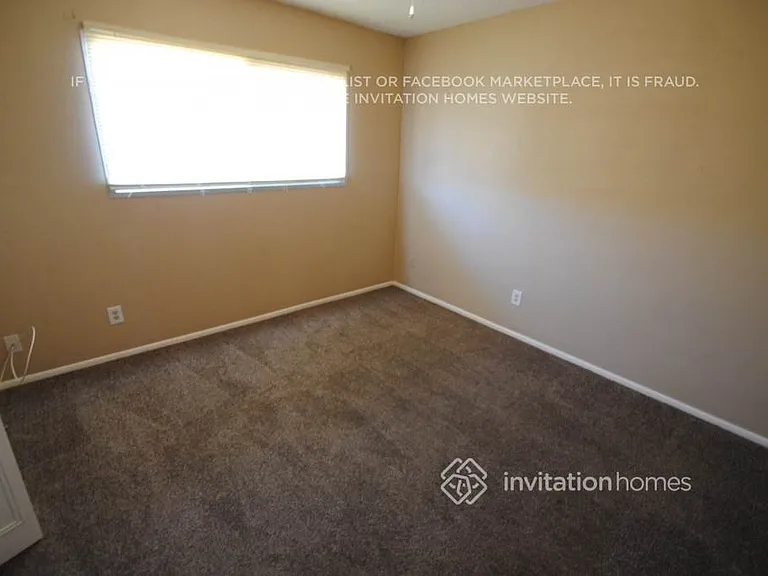 4222 W Denton Ln — Photo 7