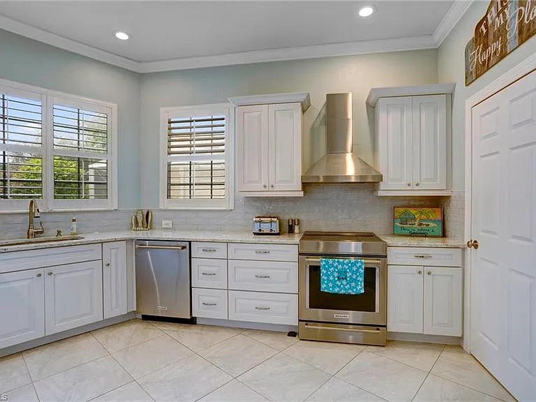 4821 Europa Dr — Photo 4
