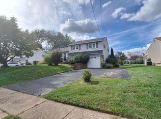 925 Roberts Rd, Warminster, PA 18974