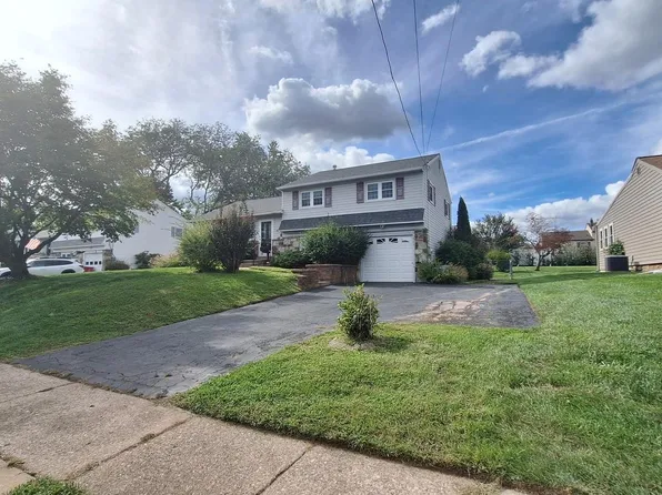 925 Roberts Rd, Warminster, PA 18974
