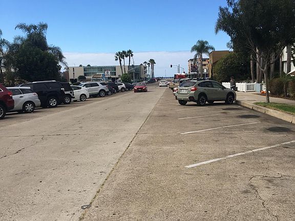 5th image of 854 Felspar St