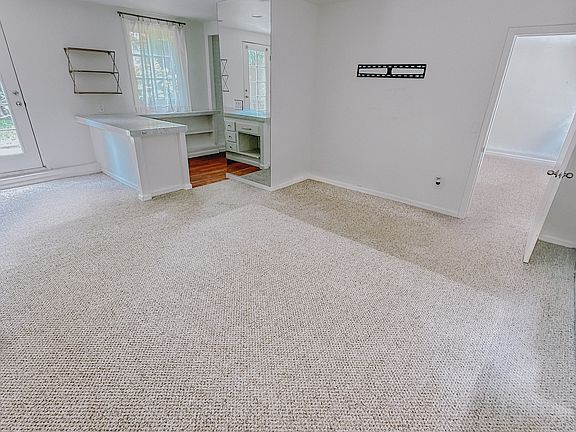 2nd image of 835 Westmount Dr #1/2