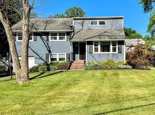 8 Terry Dr, Morristown, NJ 07960