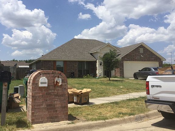 3rd image of 1400 Cedar Knoll Dr