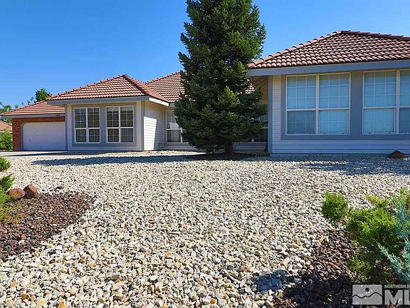 2nd image of 295 Stags Leap Cir