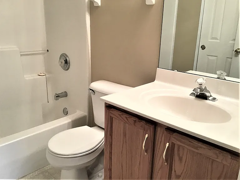 233 Saddle Creek Ln — Photo 11