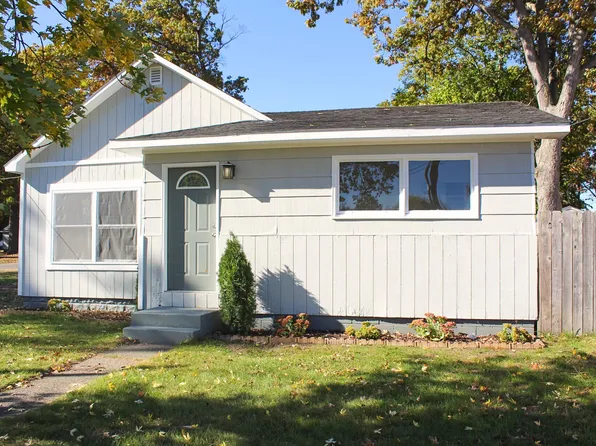 1099 Shonat St, Muskegon, MI 49442