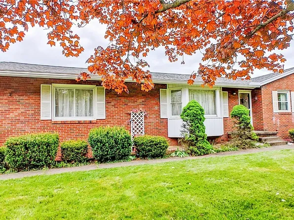 227 Struthers Liberty Rd, Campbell, OH 44405