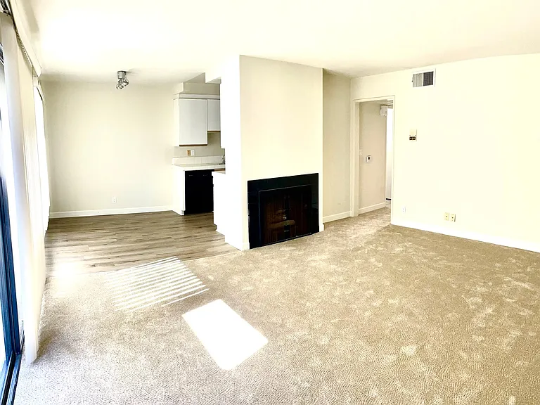 1749 Federal Ave #4 — Photo 2