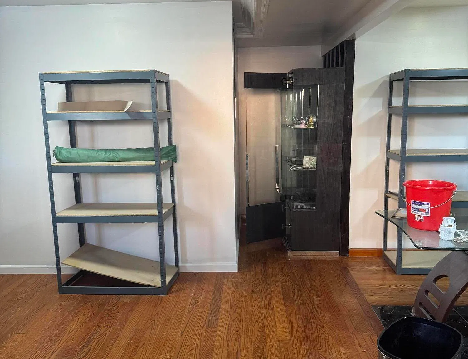 3 bed, 1.0 bath, 2050 sqft, $2,500 — Photo 2
