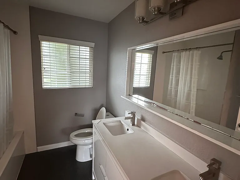756 Broadmoor Dr — Photo 10