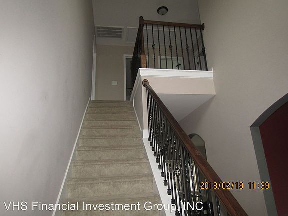 5th image of 634 Red Oak Ln