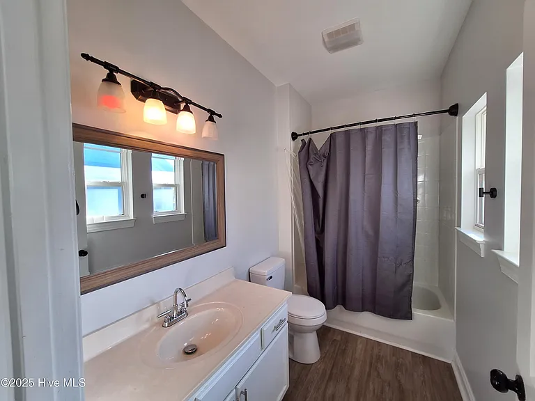 933 S 8th St — Photo 10
