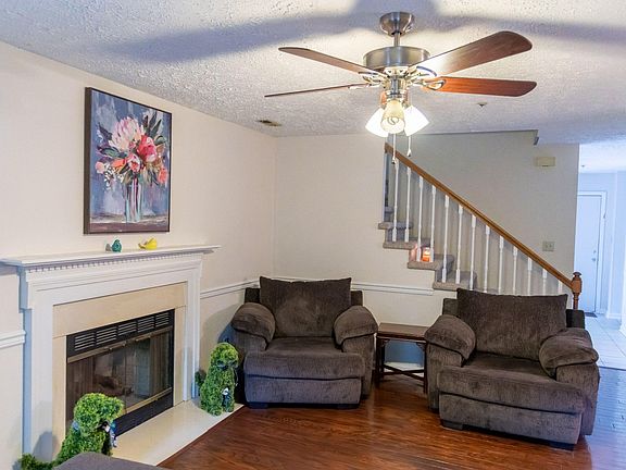 5th image of 8605 Old Carriage Ct