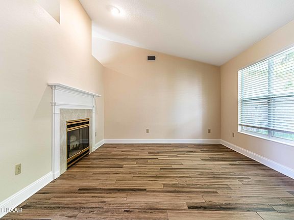 5th image of 22 Carriage Creek Way