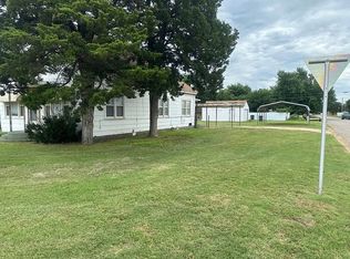 323 S 7th Ave, Fairview, OK 73737