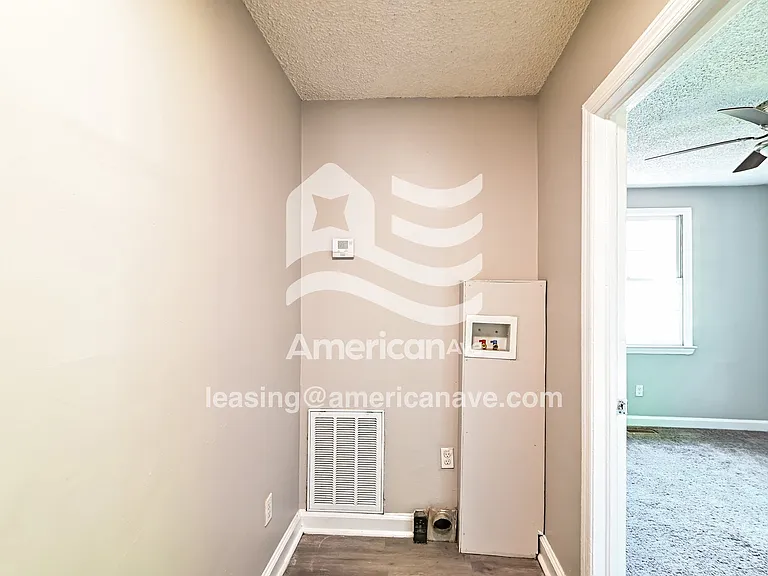 814802_014_laundry_room_14.jpg