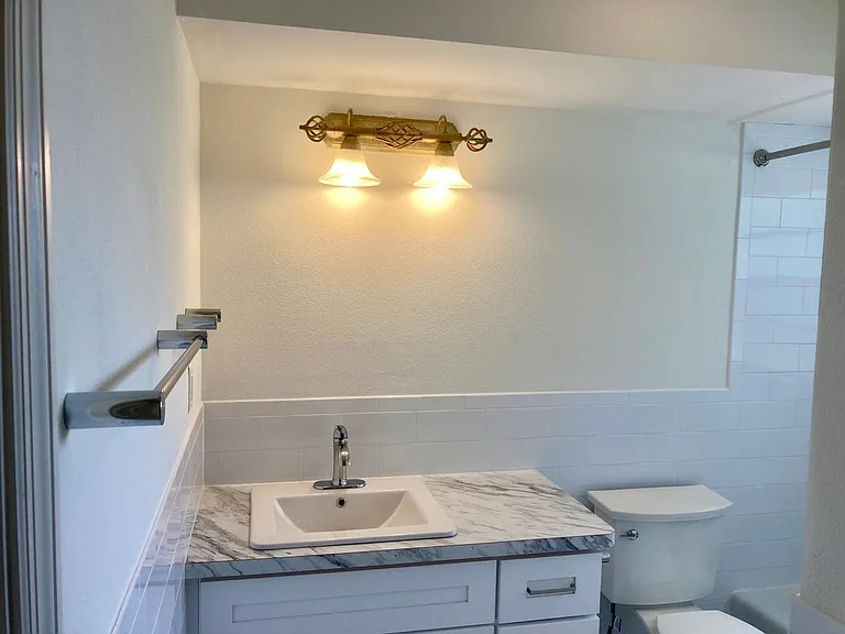 11499 W Bayshore Dr — Photo 33