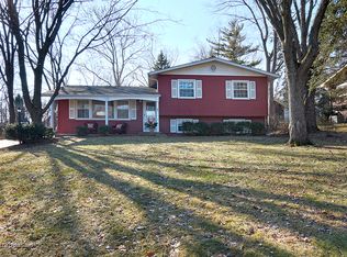 525 Hitchcock Ave, Lisle, IL