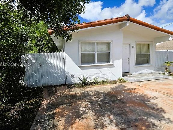 3rd image of 2335 NW 55th St