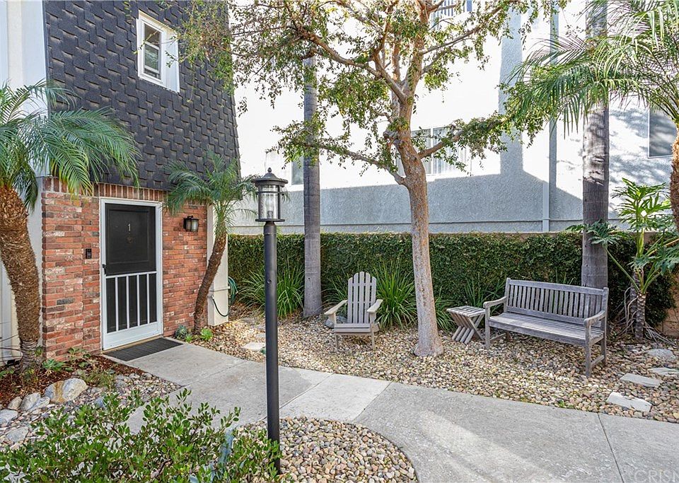 1st image of 10809 Blix St Unit 1