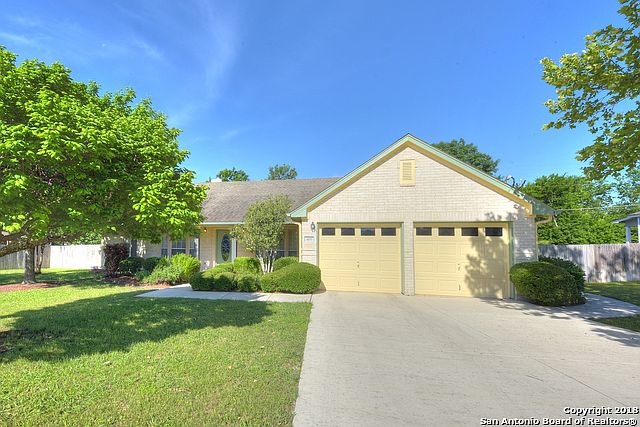 1st image of 415 Deer Creek Dr