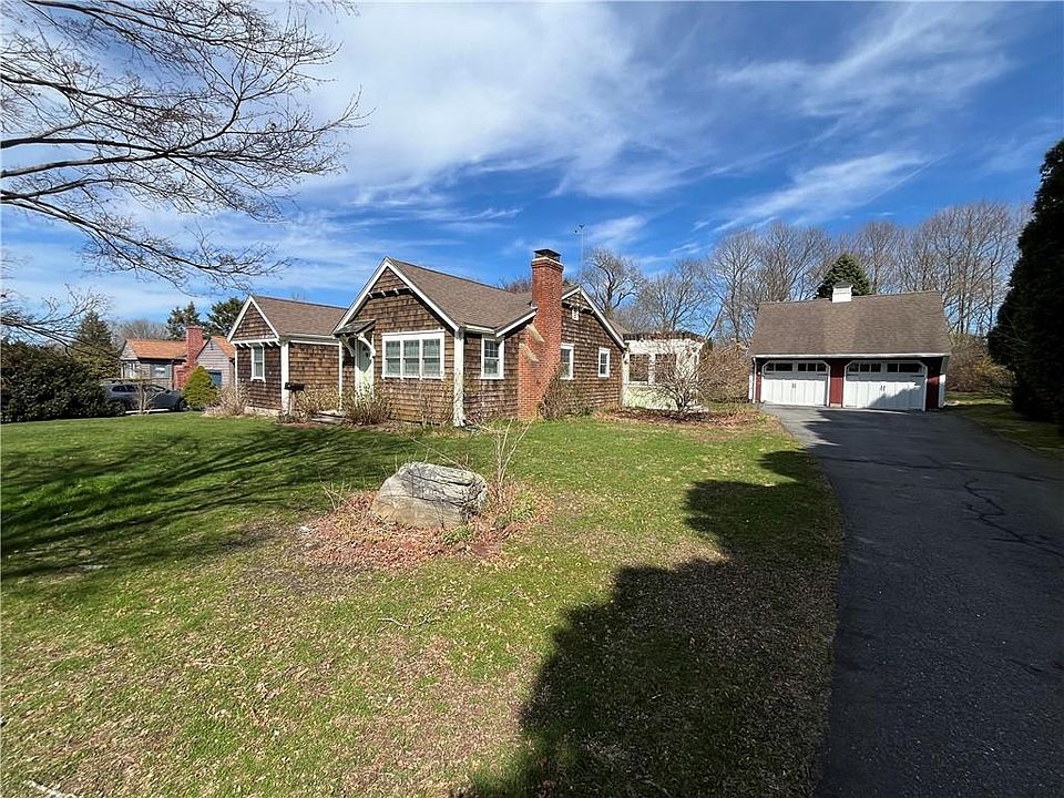 2nd image of 55 Howland Ave