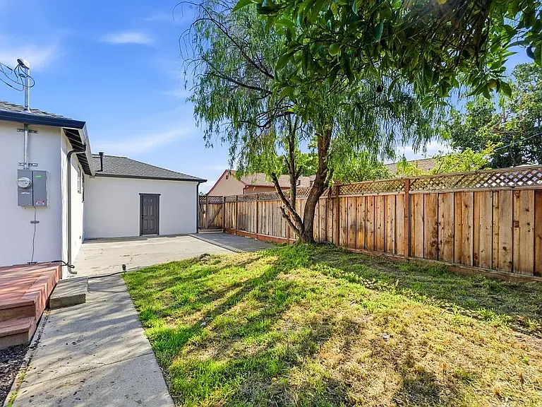 3431 Golf Dr — Photo 22