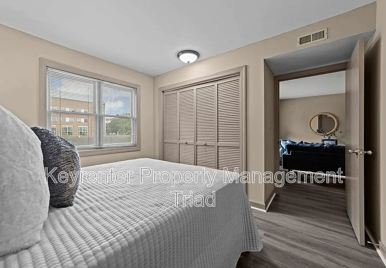 211 McIver St #A — Photo 36