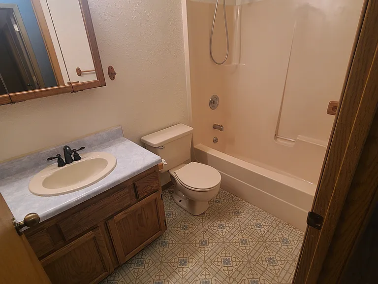 2787 Templeton St — Photo 9